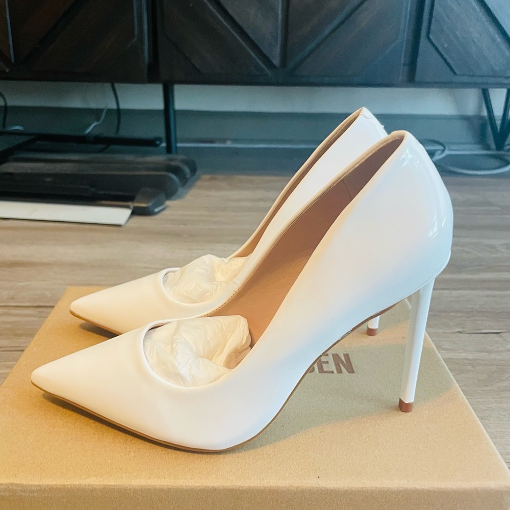 NEW Steve Madden White Patent VALA Pumps- sz. 6.5